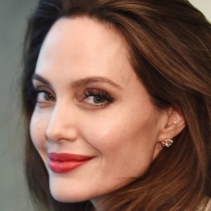 Las nuevas fotos de la mansión de Angelina Jolie que revelan el palacio en el que vive Las nuevas fotos de la mansión de Angelina Jolie que revelan el palacio en el que vive