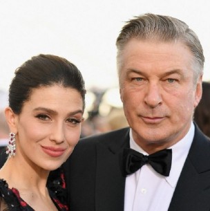 Alec Baldwin y su esposa reciben a su sexto hijo a cinco meses de nacimiento del quinto Alec Baldwin y su esposa reciben a su sexto hijo a cinco meses de nacimiento del quinto