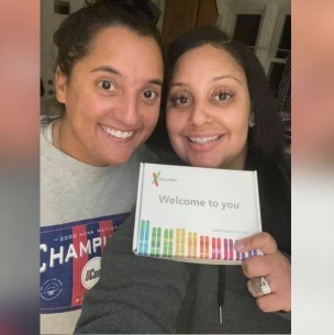 Mujeres que se hicieron amigas en el trabajo descubren que son hermanas Mujeres que se hicieron amigas en el trabajo descubren que son hermanas