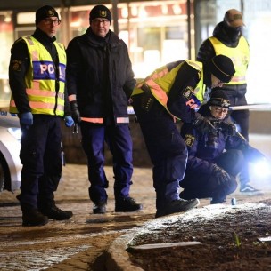 Ocho heridos deja posible ataque terrorista en Suecia: Presunto autor usó un arma cortante Ocho heridos deja posible ataque terrorista en Suecia: Presunto autor usó un arma cortante