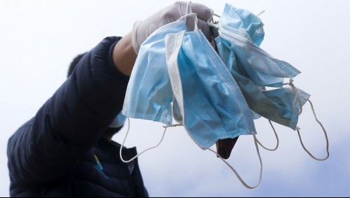 A un año de la pandemia en Chile: Aún hay quienes caen en el error de no usar mascarilla