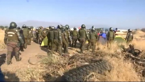 Desalojan a 200 familias de una de las tomas ilegales en la comuna de Renca