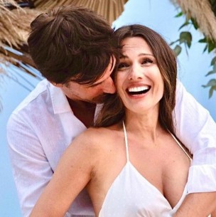 Pampita sorprende en redes sociales al compartir tierna imagen de su hija en gestación Pampita sorprende en redes sociales al compartir tierna imagen de su hija en gestación