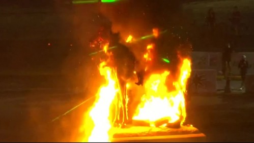 'Son antichilenos': Ejército condena quema de monumento General Baquedano en Plaza Italia