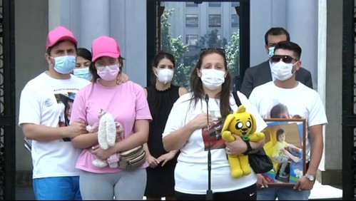 Padres de Tamara e Itan se reúnen con Piñera: 'Llegamos a pedir justicia por nuestros niños'