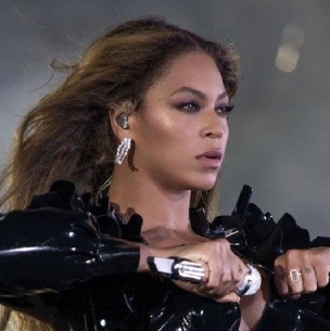 Beyoncé rinde tributo a una fanática que murió de cáncer con un conmovedor video Beyoncé rinde tributo a una fanática que murió de cáncer con un conmovedor video