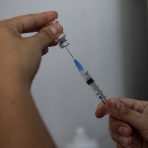 Estudio preliminar indica que vacuna de Sinovac sería efectiva contra variante brasileña Estudio preliminar indica que vacuna de Sinovac sería efectiva contra variante brasileña