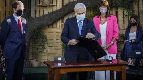 8M: Piñera anuncia proyecto que facilita el cobro de pensión de alimentos y 2 iniciativas más