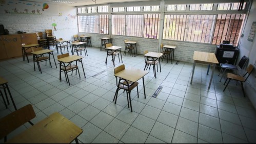 Colegio de Profesores pide suspender clases presenciales: 'Pone en riesgo salud de los alumnos'