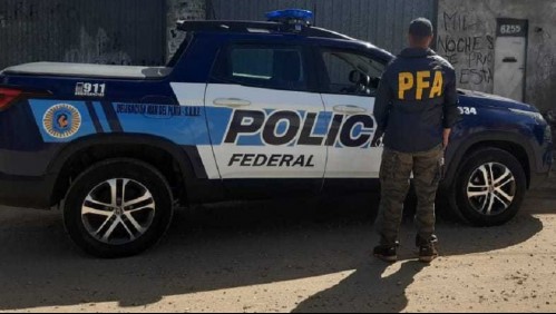 Padres abandonan a sus hijas de 2 y 4 años en plena calle: Aseguran que no podían mantenerlas