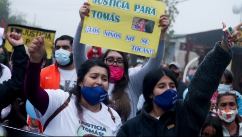 '¡Fuera Ortiz!': Familia de Tomás Bravo y manifestantes exigen salida de fiscal durante marcha