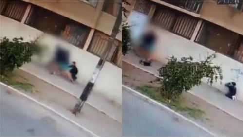 Violenta agresión: Mujer que caminaba junto a su hijo fue asaltada en el centro de Santiago