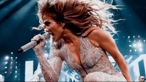 Famoso vestido de Jennifer Lopez es transformado en traje de baño de bajo costo