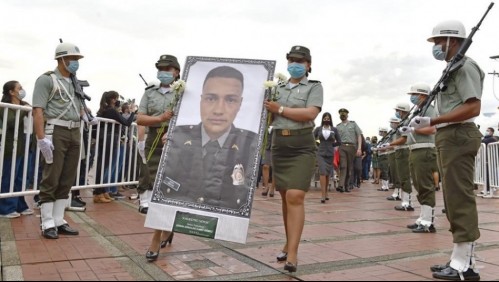 Sujetos asesinan a balazos a joven policía durante un control en la calle en Colombia