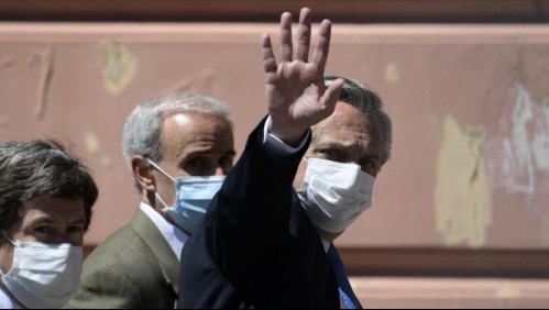 Alberto Fernández es recibido a piedrazos en su visita por incendios en Argentina