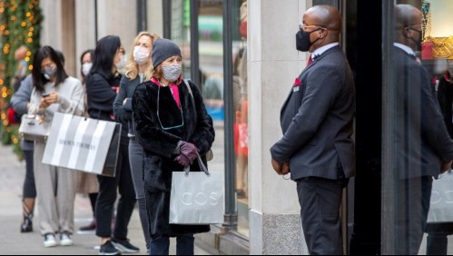 Estados Unidos considera reducir a solo un metro la distancia social por el Covid