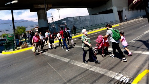 9 comunas de la Región Metropolitana retroceden a Cuarentena este jueves