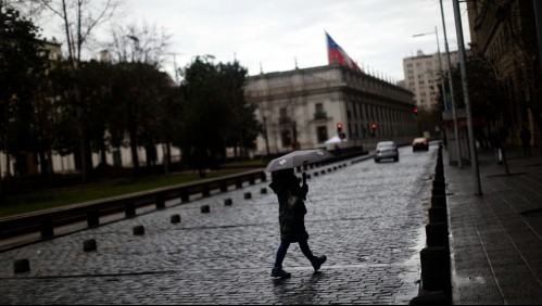 Reportan leve lluvia y llovizna en algunos sectores de Santiago