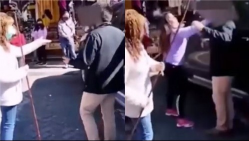 Mujeres agreden a padre que dejó encerrado a bebé en su vehículo en Puerto Montt