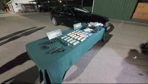 Tres sujetos detenidos con 'seguimiento controlado' por robo de auto Jaguar en Calera de Tango