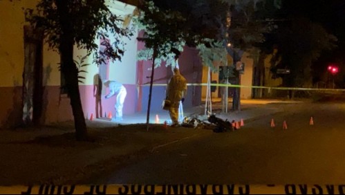 Hombre muere tras recibir varios impactos de balas en Santiago centro