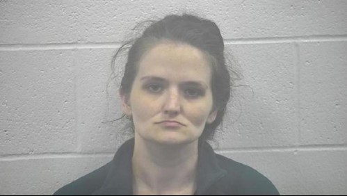 Utiliza el cheque de ayuda para comprar droga y su hijo de dos años muere al ingerirla