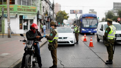 17 comunas de la RM en cuarentena total: revisa los permisos disponibles