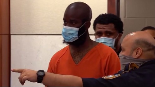 Asesina a balazos a una niña de seis años porque derramó agua en el baño