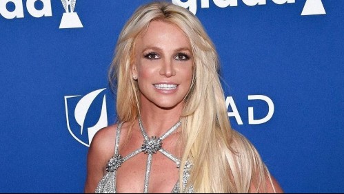 Britney Spears sorprende con una foto de incrustaciones de oro y diamante en los dientes