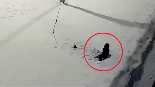 Impactante video: Niño de cinco años sobrevive a caída desde el piso 12