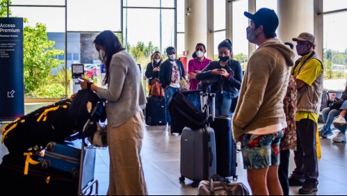Viajeros que arriben a Chile deberán estar cinco días en hotel de tránsito