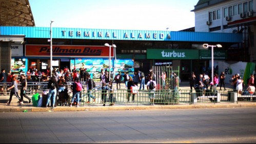 Bebé recién nacido es hallado en el baño de terminal de buses de Estación Central