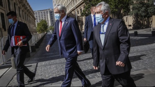 Piñera cita a ministros para evaluar escenario de aplazamiento de las elecciones de abril