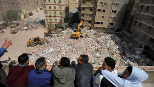 Derrumbe de edificio en El Cairo deja un saldo de 18 muertos