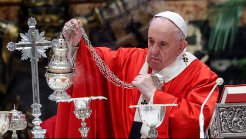 Papa celebra misa de Domingo de Ramos en presencia de pocos fieles a causa del coronavirus