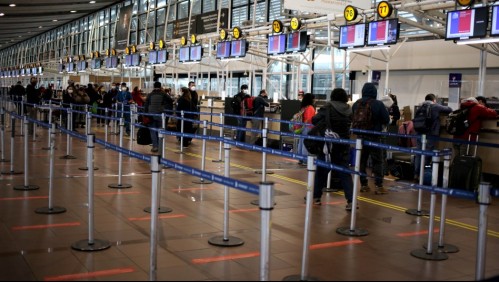 Cierre de fronteras: Concesionaria del Aeropuerto de Santiago dice estar 'camino a la quiebra'