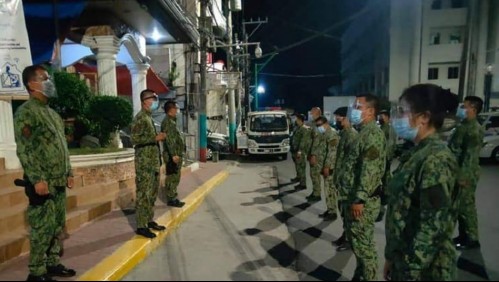 Joven muere luego de ser obligado a hacer 300 sentadillas: Todo por violar el toque de queda