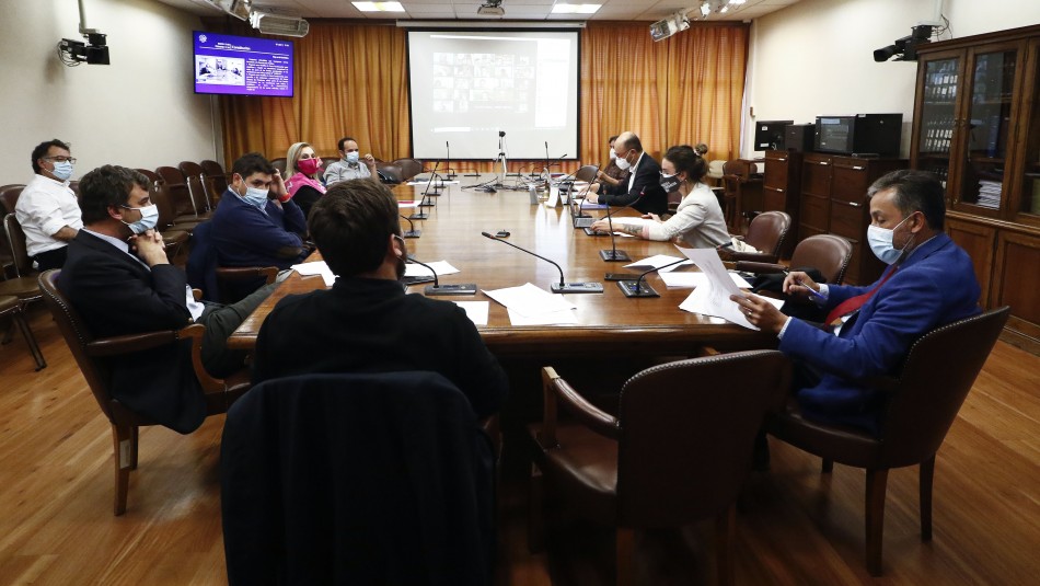 Tercer retiro AFP Tercer retiro 10%: proyectos son puestos en tabla y serán votados el martes en comisión