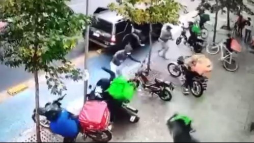 Se investiga venganza: video registra ataque a motoristas delivery en Santiago