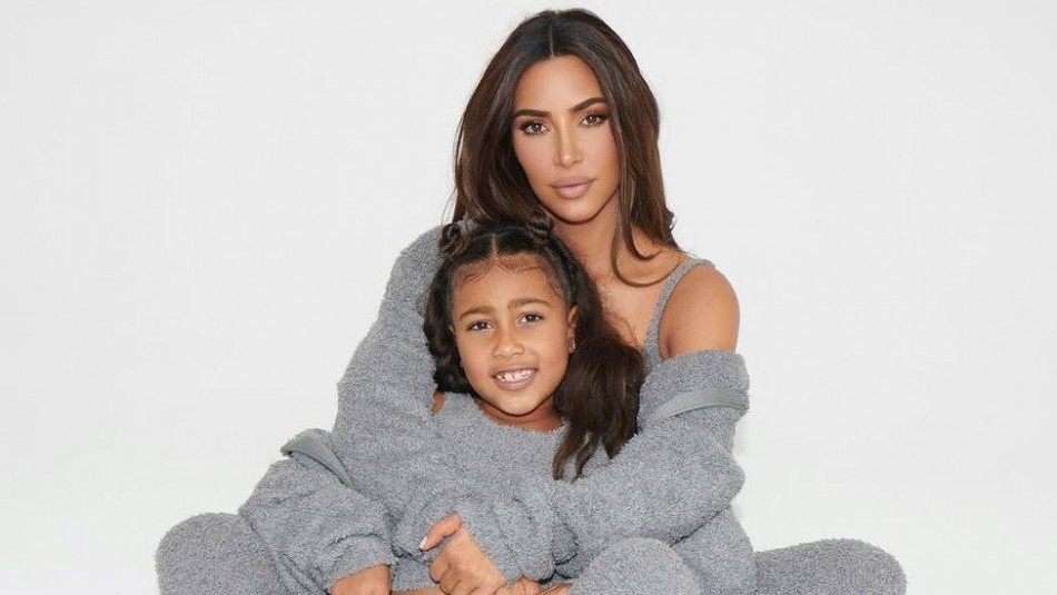 Kim Kardashian comparte una foto de su hija North con una Kim Kardashian comparte una foto de su hija North con una
