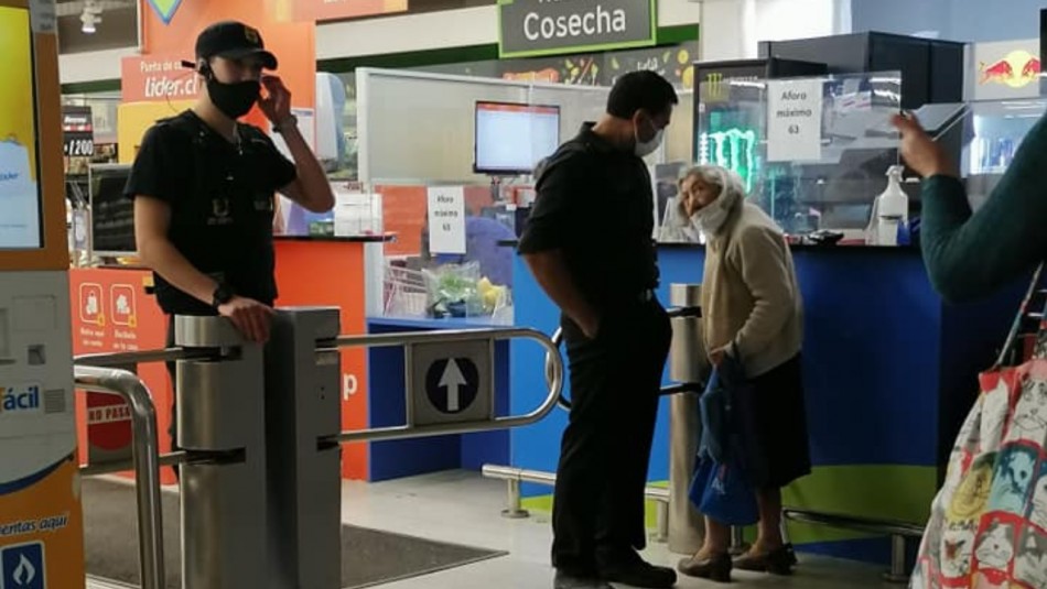 Abuela de 100 años no fue dejada entrar a supermercado: Prensa internacional destaca la polémica Abuela de 100 años no fue dejada entrar a supermercado: Prensa internacional destaca la polémica