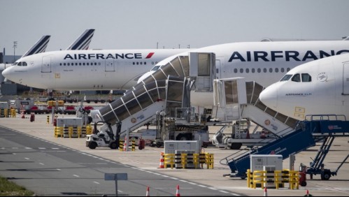 Francia suspende todos sus vuelos con Brasil por temor a variante de coronavirus