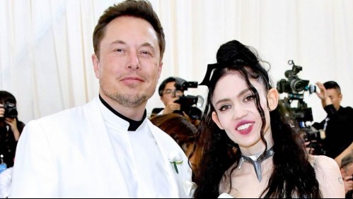 La novia de Elon Musk estrena tatuaje de 'hermosas cicatrices alienígenas'
