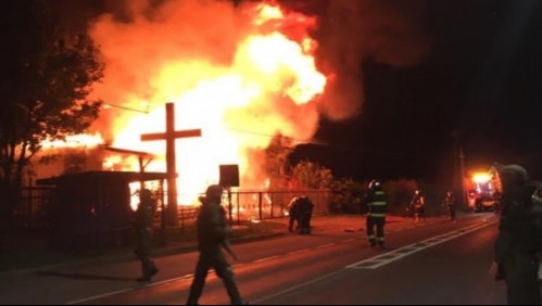 Incendio consume iglesia en la Región de La Araucanía: se investiga atentado