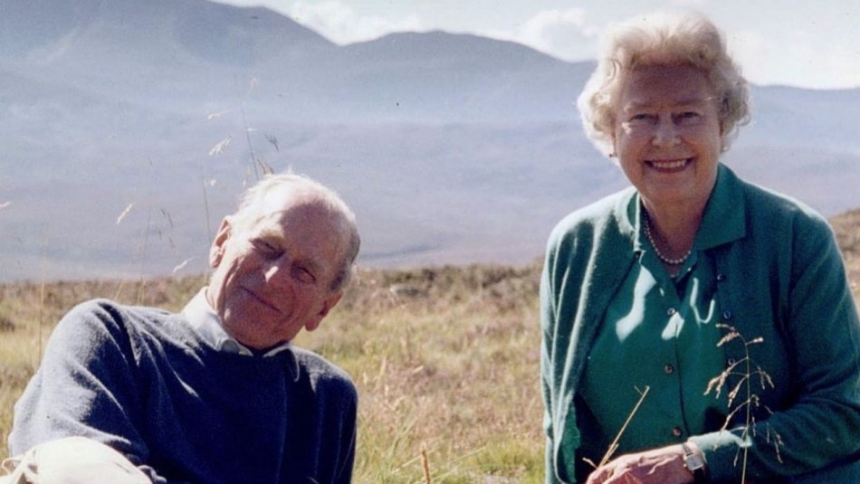 Isabel II comparte inédita fotografía con el duque de Edimburgo a horas del funeral de su esposo Isabel II comparte inédita fotografía con el duque de Edimburgo a horas del funeral de su esposo