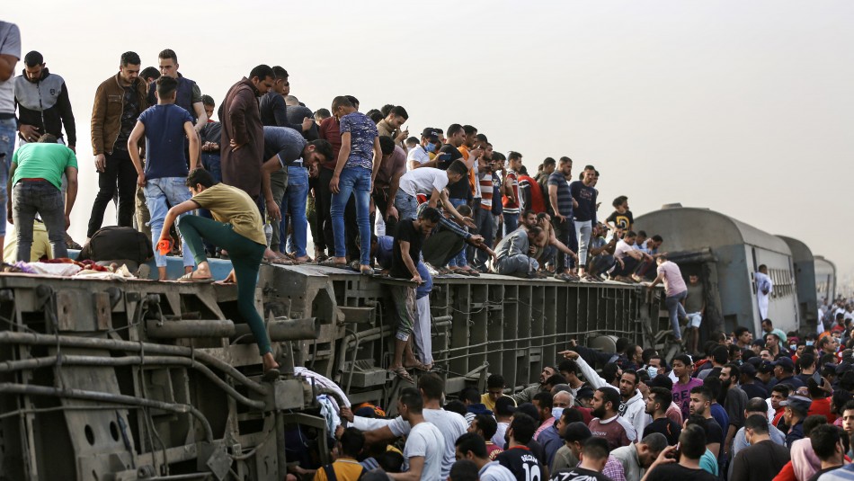 Accidente ferroviario deja 11 muertos y casi un centenar de heridos en Egipto Accidente ferroviario deja 11 muertos y casi un centenar de heridos en Egipto