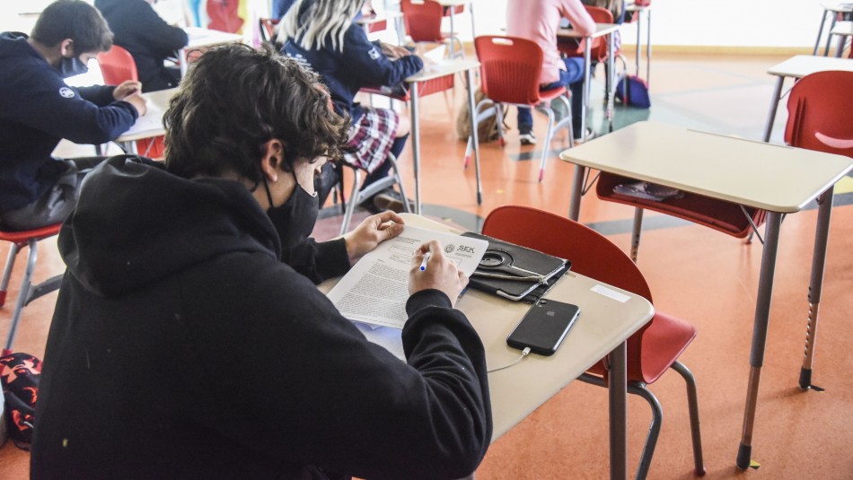 examenes-libres-para-validar-ensenanza-basica-o-media ¿Interrumpiste tus estudios?: Conoce cómo validar los cursos de enseñanza básica o media