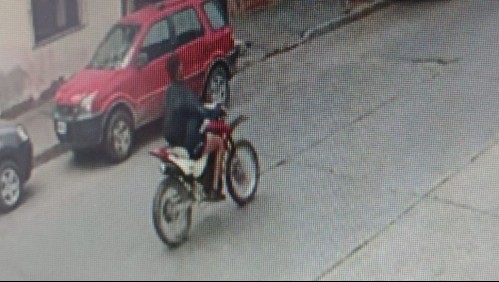 Motociclista atropella a niña, la arrastra y huye: 10 horas después se entrega y lo dejan libre