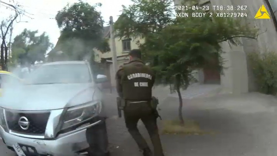 Carabinero balea a delincuente tras cinematográfica persecución policial en Providencia Carabinero balea a delincuente tras cinematográfica persecución policial en Providencia