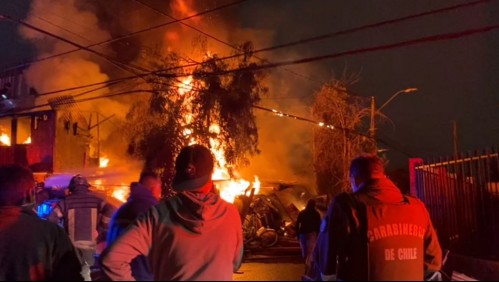 [VIDEOS] Violento incendio destruye casa en Independencia: Hay una persona fallecida